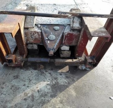 Formwork end tensioner
