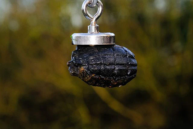 magnet fishing found the bomb