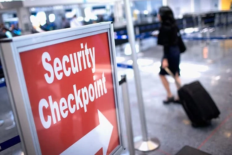 Are magnets allowed in TSA