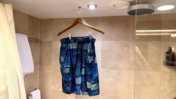 application of magnetic hooks cruise
