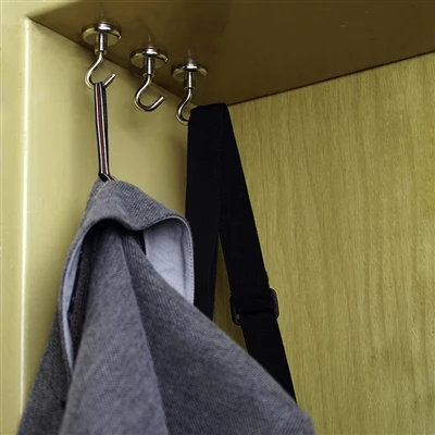 Why do people bring magnetic hooks on a cruise?