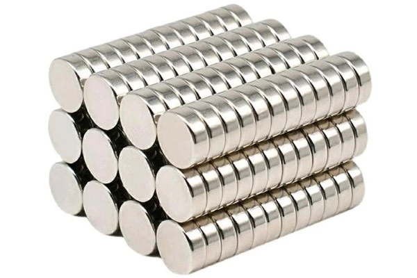 QCM magnets